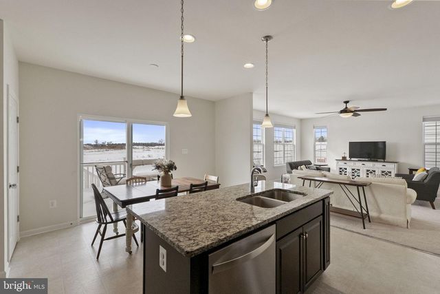 170 SHALLOW CREEK DR, Ranson, WV 25438