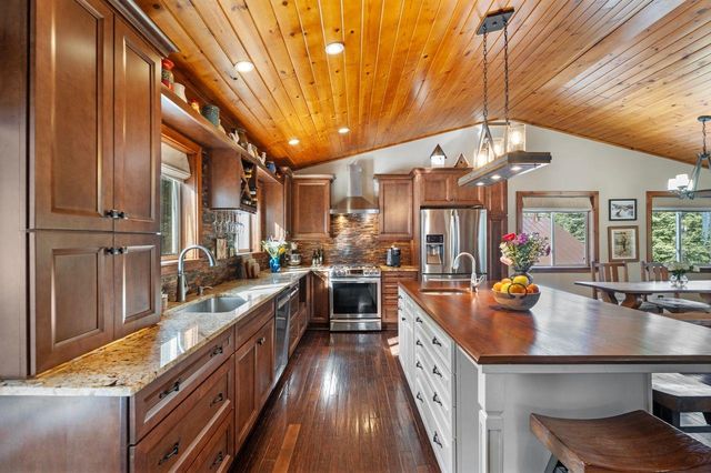 12395 Skislope Way, Truckee, CA 96160