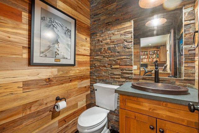 12395 Skislope Way, Truckee, CA 96160