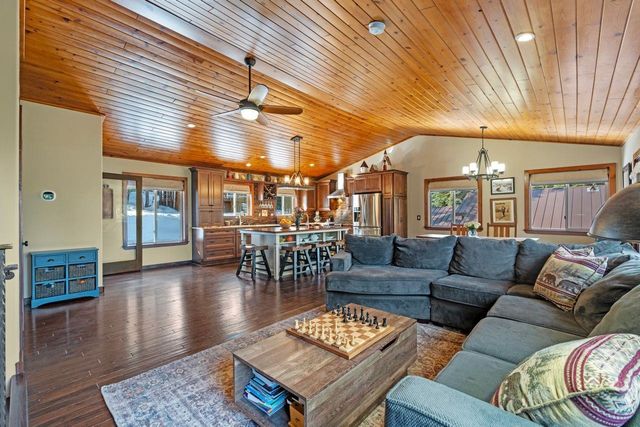 12395 Skislope Way, Truckee, CA 96160