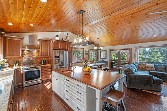 12395 Skislope Way, Truckee, CA 96160