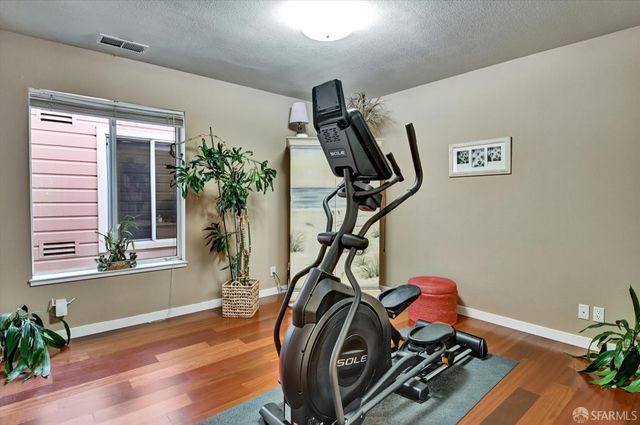 1678 Wallace Avenue, San Francisco, CA 94124