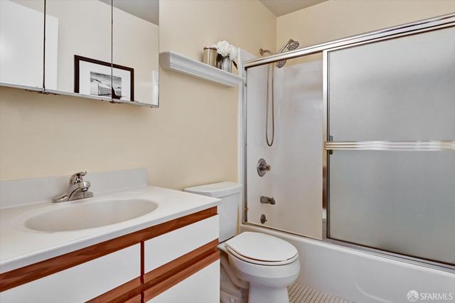 1678 Wallace Avenue, San Francisco, CA 94124