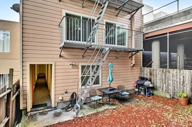 1678 Wallace Avenue, San Francisco, CA 94124
