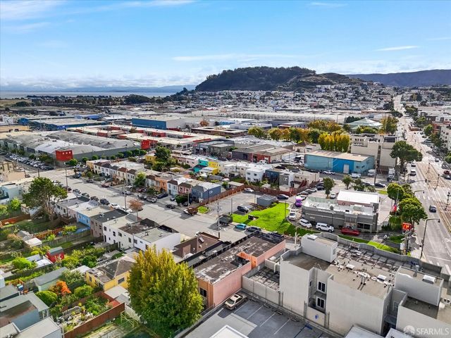 1678 Wallace Avenue, San Francisco, CA 94124