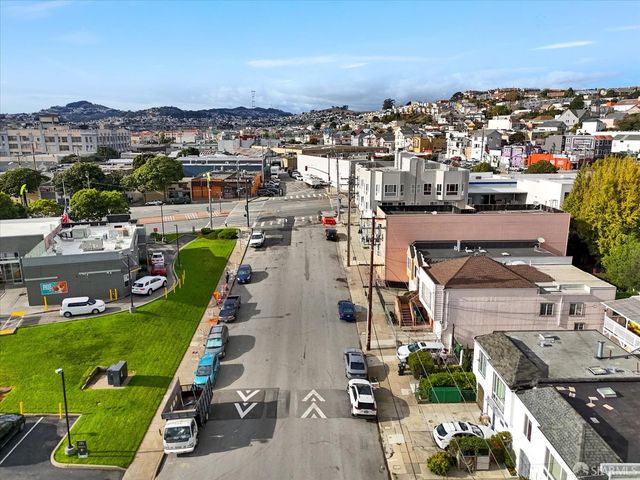 1678 Wallace Avenue, San Francisco, CA 94124