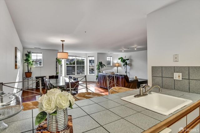 1678 Wallace Avenue, San Francisco, CA 94124