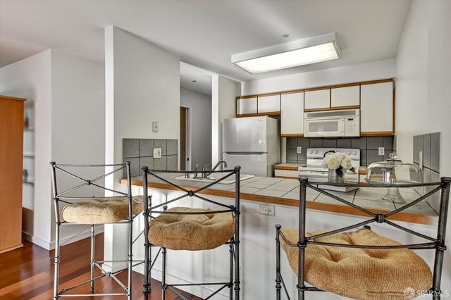 1678 Wallace Avenue, San Francisco, CA 94124