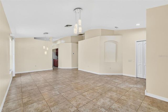 913 SUMMER BREEZE DRIVE, Brandon, FL 33511