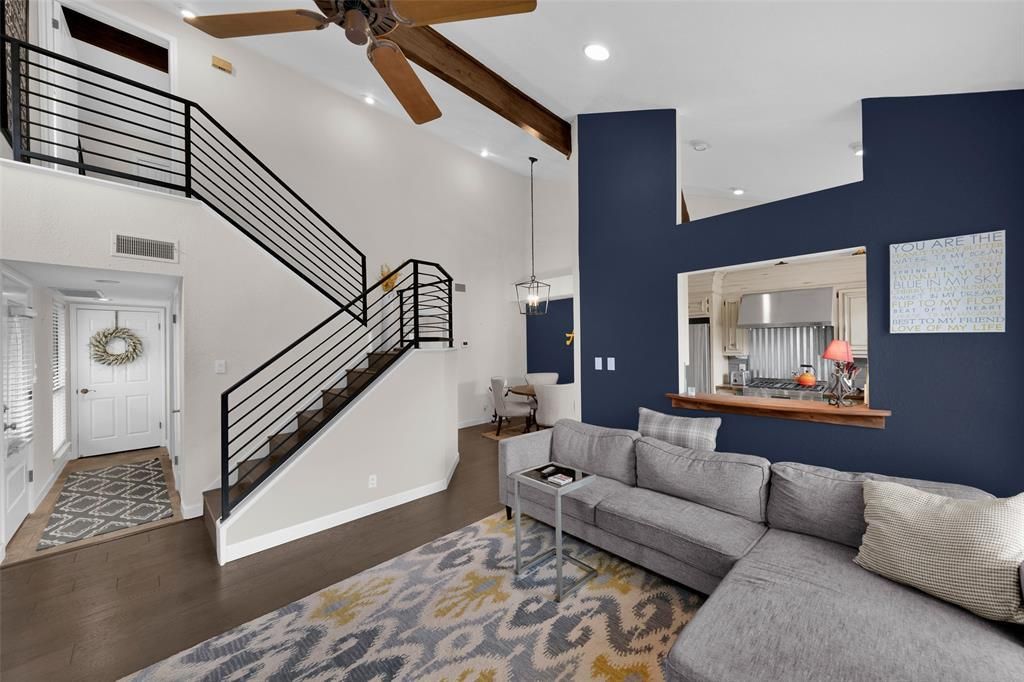 4404 Travis Country CIR E4, Austin, TX 78735