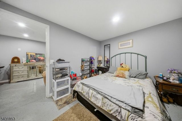 47 Dupont Ave, Wanaque Boro, NJ 07420