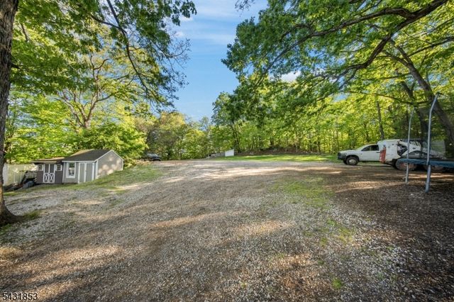 47 Dupont Ave, Wanaque Boro, NJ 07420