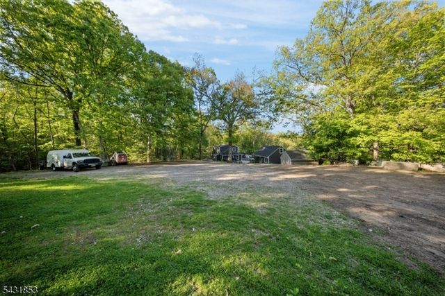 47 Dupont Ave, Wanaque Boro, NJ 07420