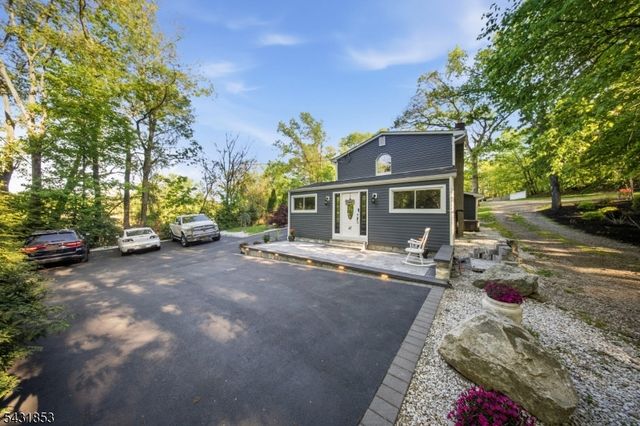 47 Dupont Ave, Wanaque Boro, NJ 07420