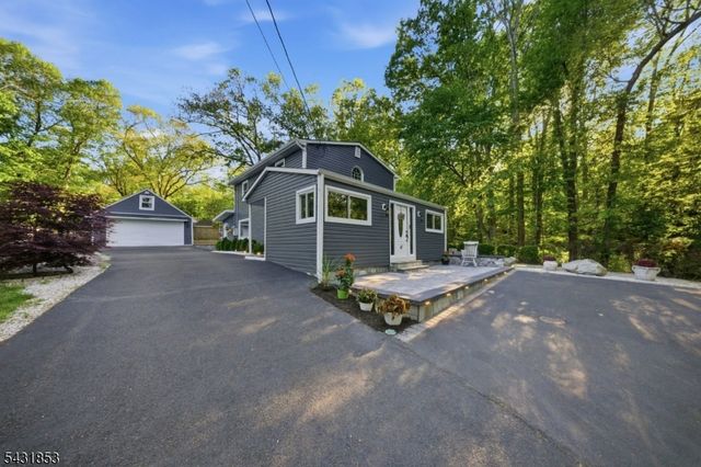 47 Dupont Ave, Wanaque Boro, NJ 07420