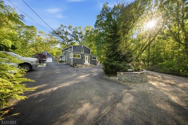 47 Dupont Ave, Wanaque Boro, NJ 07420