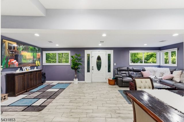 47 Dupont Ave, Wanaque Boro, NJ 07420
