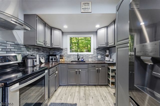 47 Dupont Ave, Wanaque Boro, NJ 07420