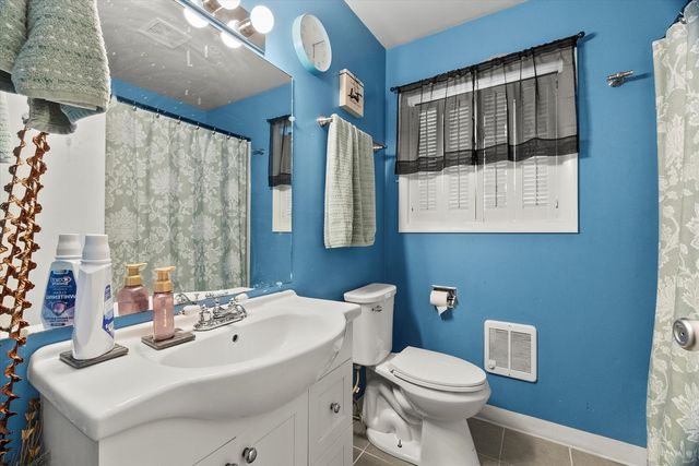 1S124 Winthrop Lane, Villa Park, IL 60181