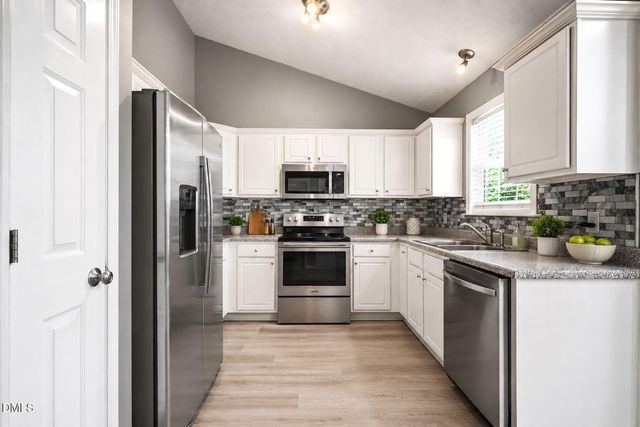 130 Walton Circle, Benson, NC 27504