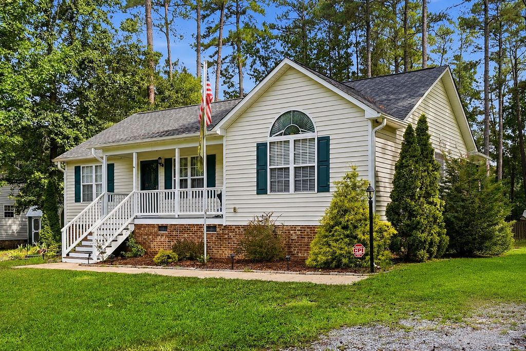 130 Walton Circle, Benson, NC 27504