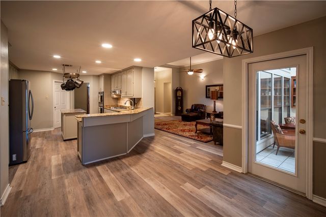 308 Sea Gate Dr, Portland, TX 78374