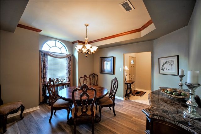308 Sea Gate Dr, Portland, TX 78374