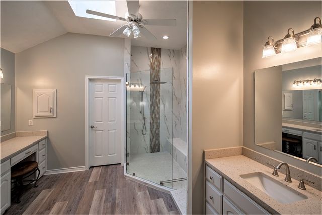 308 Sea Gate Dr, Portland, TX 78374