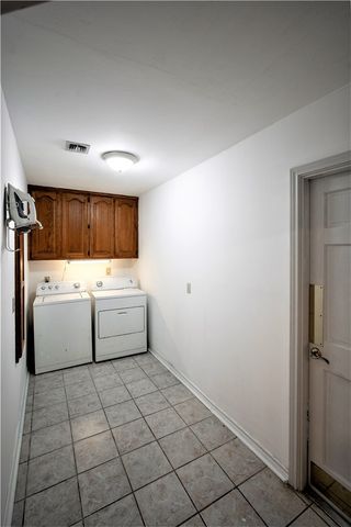 308 Sea Gate Dr, Portland, TX 78374