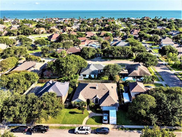 308 Sea Gate Dr, Portland, TX 78374