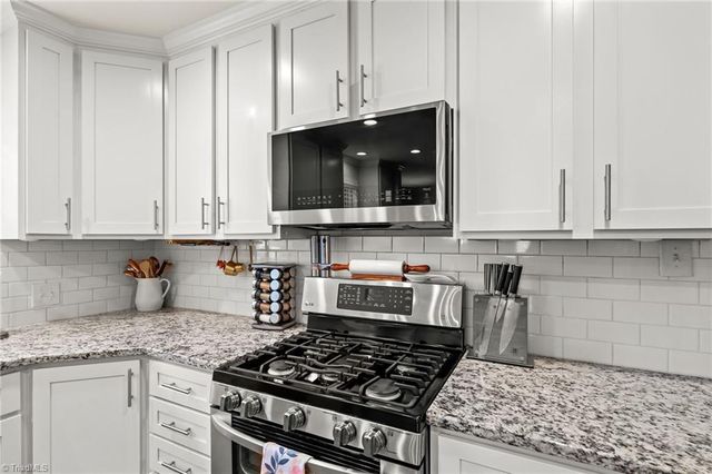 1103 Peace Haven Road, Winston-salem, NC 27104