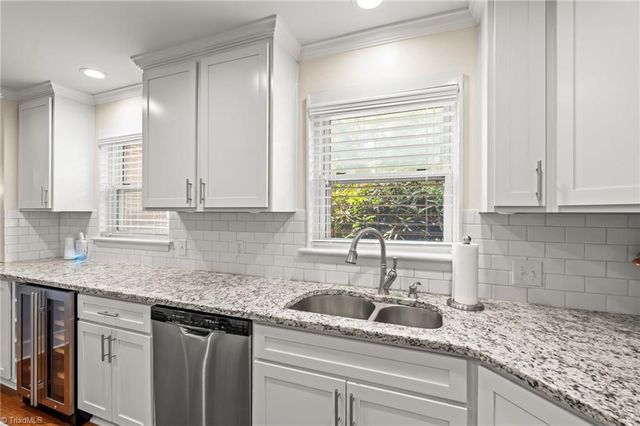 1103 Peace Haven Road, Winston-salem, NC 27104
