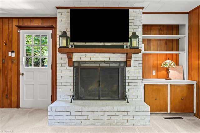 1103 Peace Haven Road, Winston-salem, NC 27104