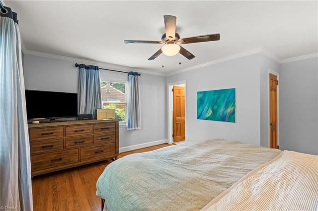 1103 Peace Haven Road, Winston-salem, NC 27104