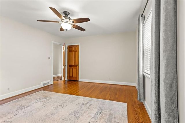 1103 Peace Haven Road, Winston-salem, NC 27104