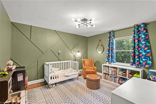 1103 Peace Haven Road, Winston-salem, NC 27104