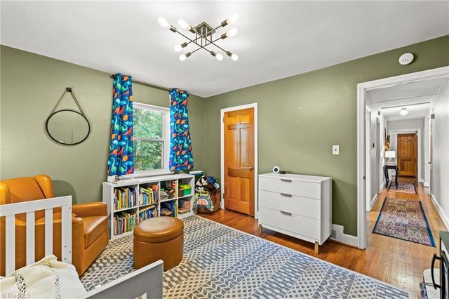 1103 Peace Haven Road, Winston-salem, NC 27104