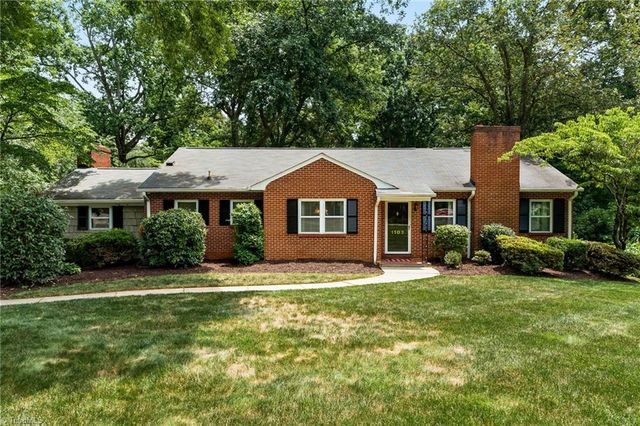 1103 Peace Haven Road, Winston-salem, NC 27104