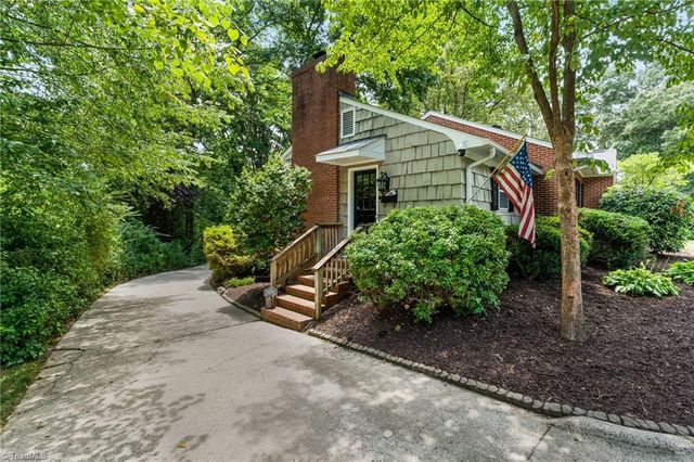 1103 Peace Haven Road, Winston-salem, NC 27104