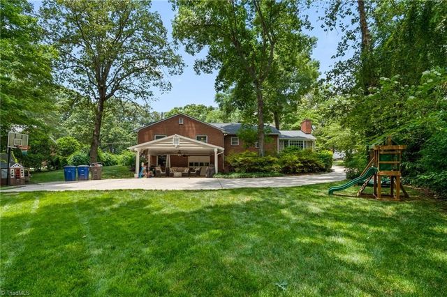 1103 Peace Haven Road, Winston-salem, NC 27104