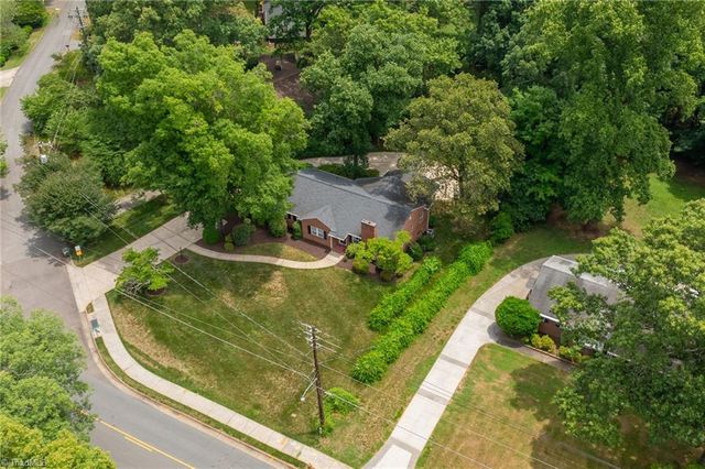 1103 Peace Haven Road, Winston-salem, NC 27104