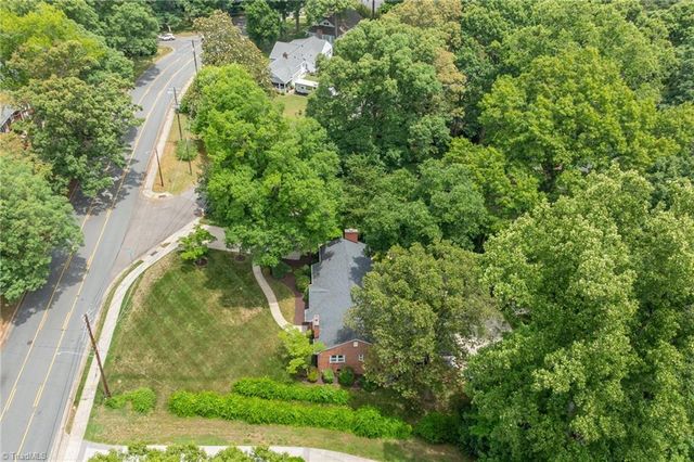 1103 Peace Haven Road, Winston-salem, NC 27104