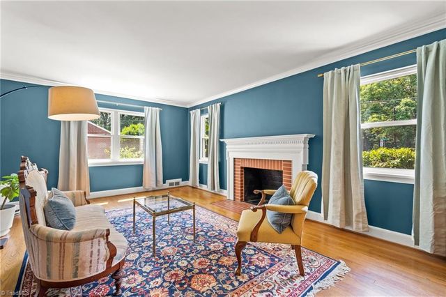 1103 Peace Haven Road, Winston-salem, NC 27104