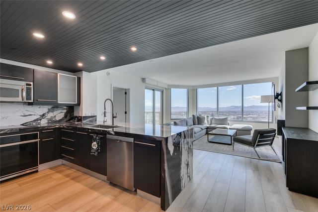 322 Karen Avenue 3902, Las Vegas, NV 89109