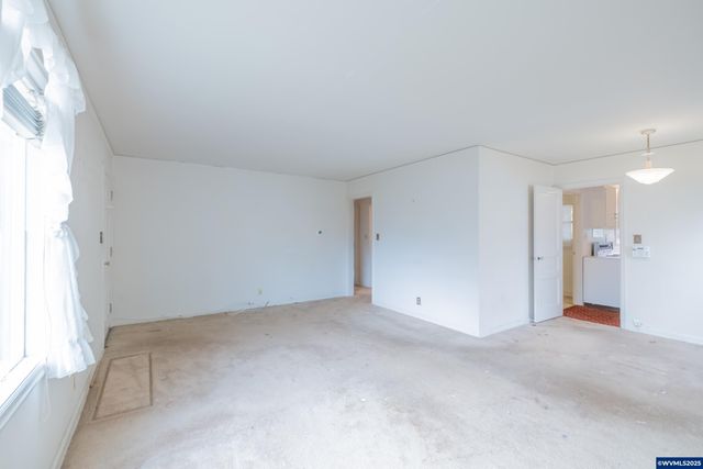 583 Manbrin Dr N, Keizer, OR 97303