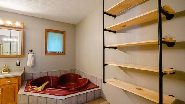 12075 WALDON Circle, Council Bluffs, IA 51503