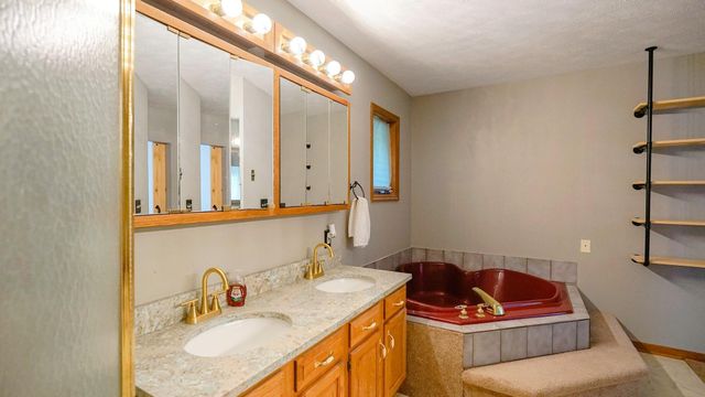 12075 WALDON Circle, Council Bluffs, IA 51503