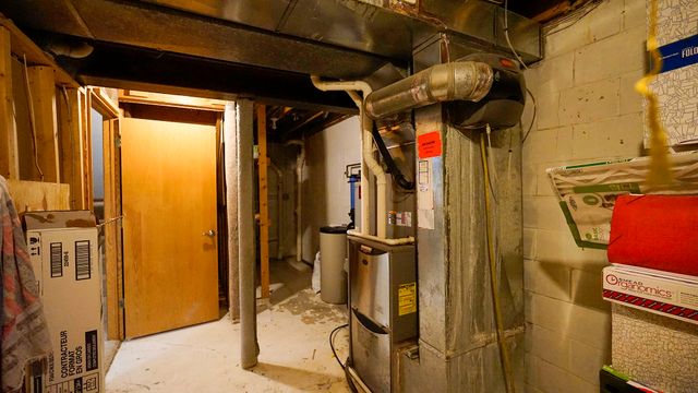 12075 WALDON Circle, Council Bluffs, IA 51503