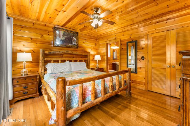 514 Laural Mountain Rd, Gatlinburg, TN 37738