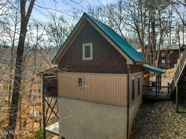514 Laural Mountain Rd, Gatlinburg, TN 37738